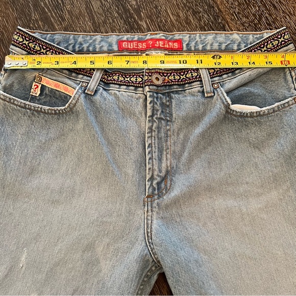 Vintage GUESS Light Wash Embroidered Distressed Women’s Jeans Sz 32 Made In USA - Picture 7 of 15